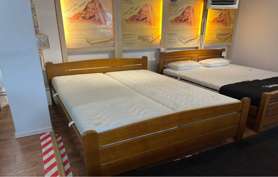 ŁÓŻKO SOSNOWE KLASYCZNE ŁUKOWE WYSTAWOWE 160x200