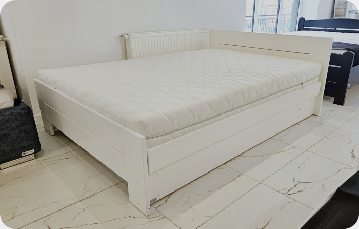 ŁÓŻKO SOSNOWE Z POJEMNIKIEM PROSTE II 140X200 BIEL KRYJĄCA