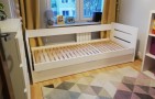 ŁÓŻKO DREWNIANE Z POJEMNIKIEM I DESKĄ BOCZNĄ PROSTE